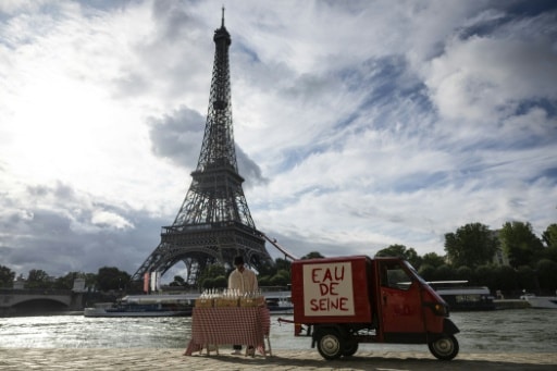 bouteilles eau paris