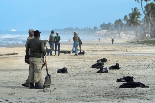 pétrole plage