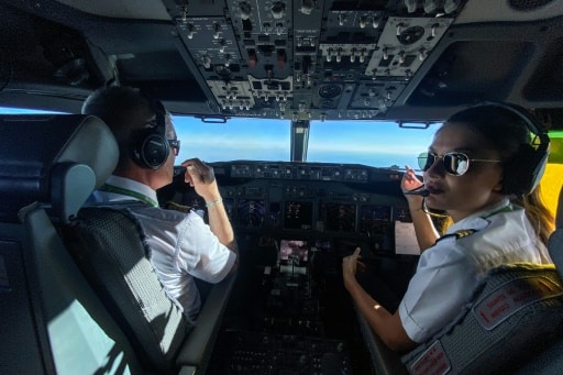 Pilotes cockpit Transavia