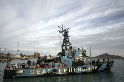 Le John Paul Dejoria, bateau de Sea Shepherd où Paul Watson se trouvait quand il a été arrêté avant d'être mis en détention