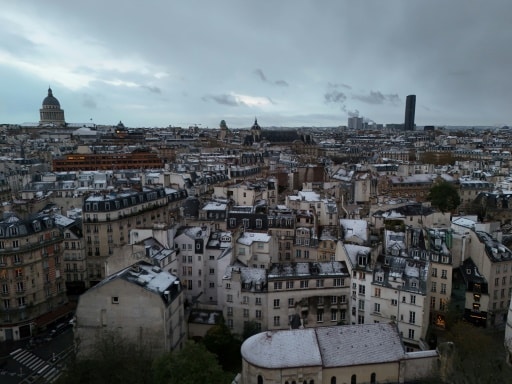 Couvreurs-zingueurs toits de Paris