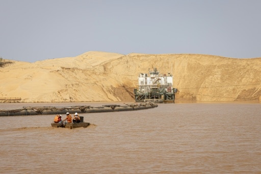 sénégal extraction miniere mines sable dragueuse